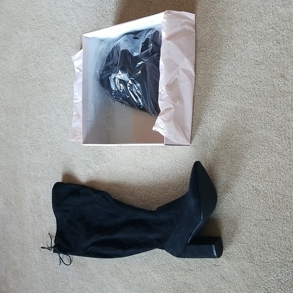 New In Box Heeled Lace Boots - Picture 3 of 9